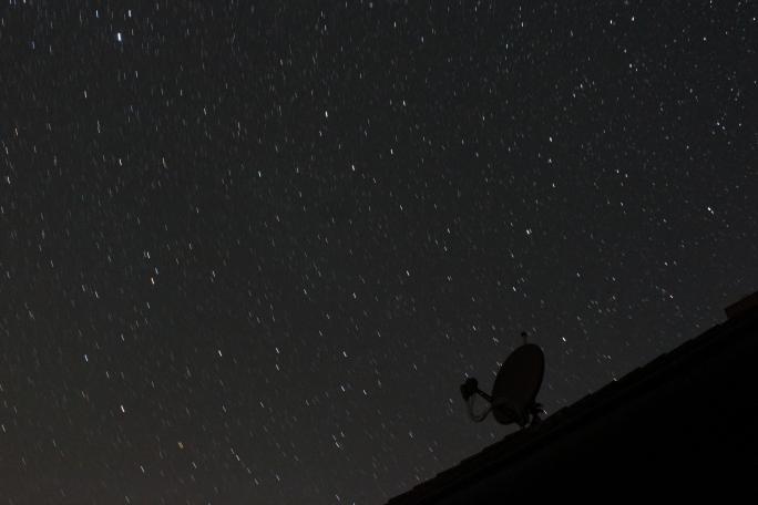 Die scheinbar ruhende Erde (120 s, f/5,6, ISO 1600, F = 24 mm)