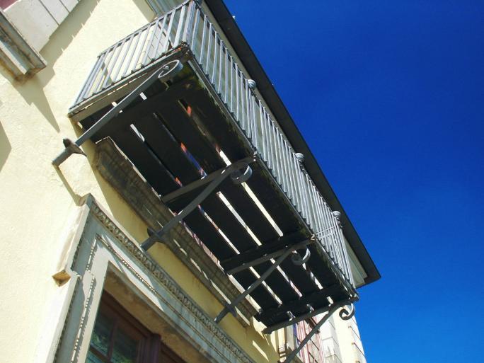 Balkon mit Durchblick